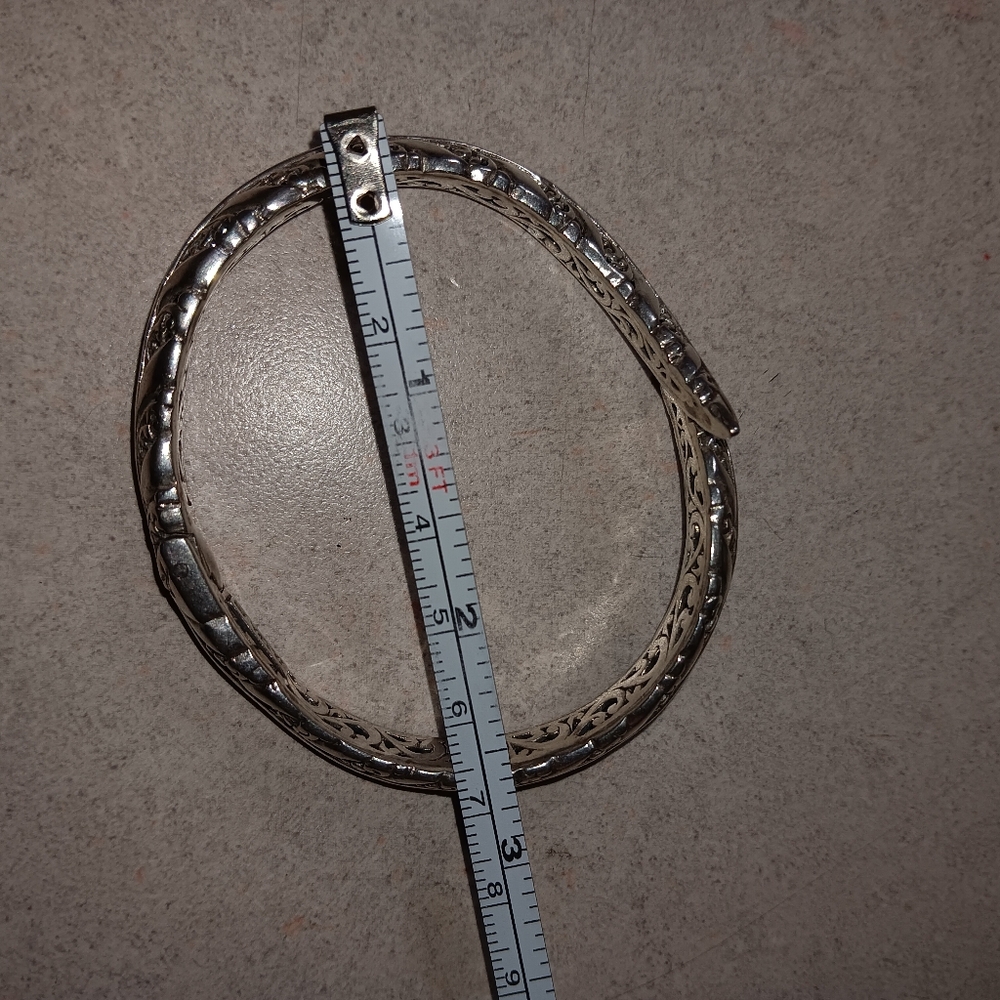 Sarda Silver Filigree Hinged Bangle Bracelet - Picture 7 of 7